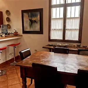 En Linda Casa Muy Tranquila Habitación en casa particular